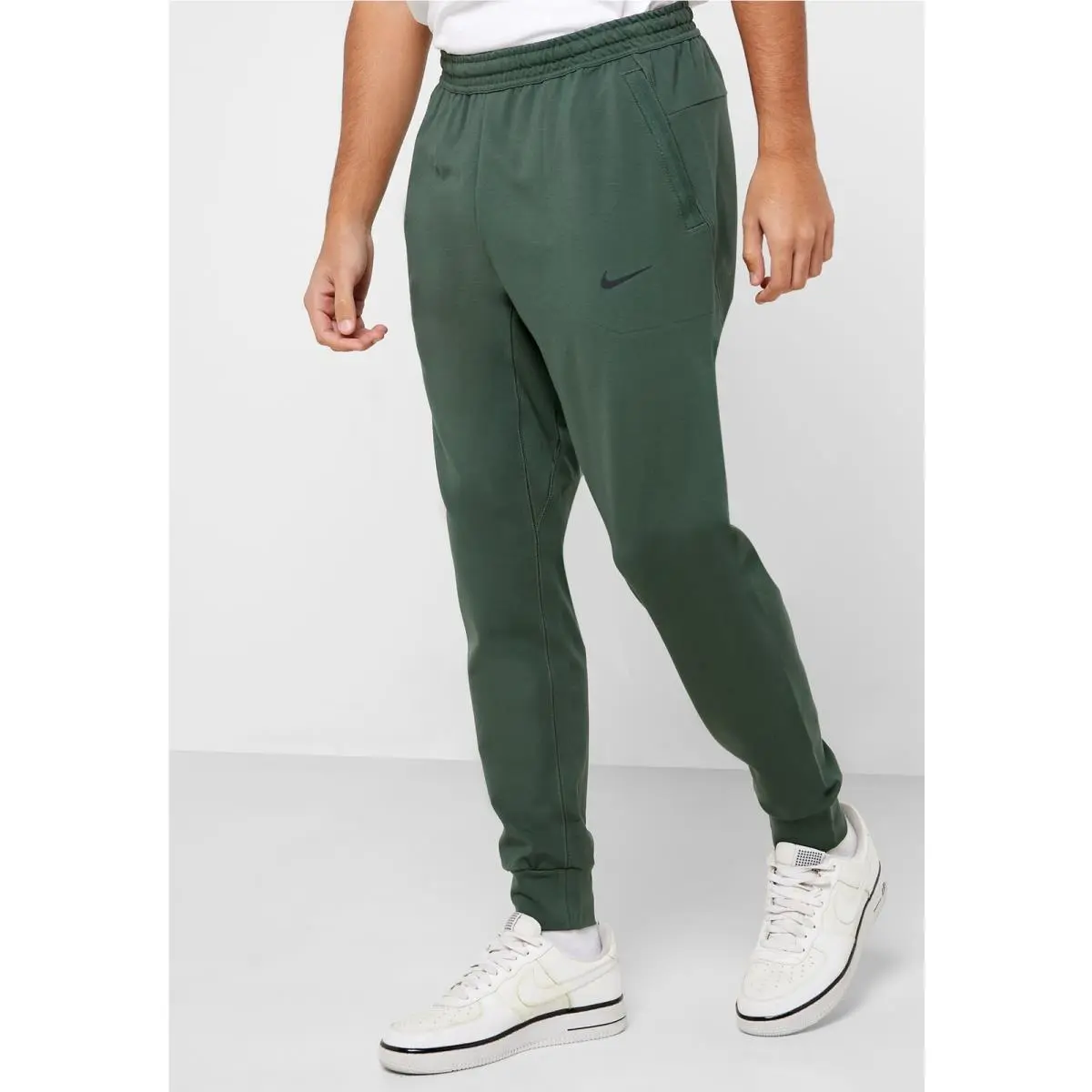 Nike clothing - Green (UPC: 0193146272414) 1