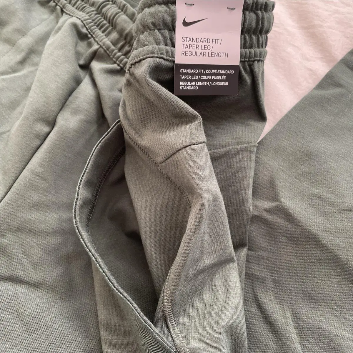 Nike clothing - Green (UPC: 0193146272414) 4