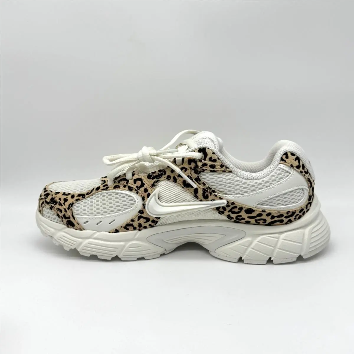 Nike shoes - Nike V5 RNR - RNR - IR5823-133 - Multicolor (UPC: 198731221853) 4