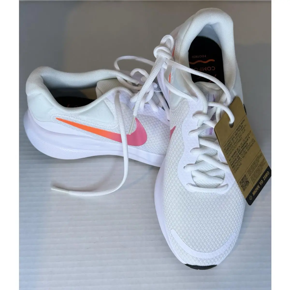 Size 8 - Nike Revolution 7 White Hyper Crimson W