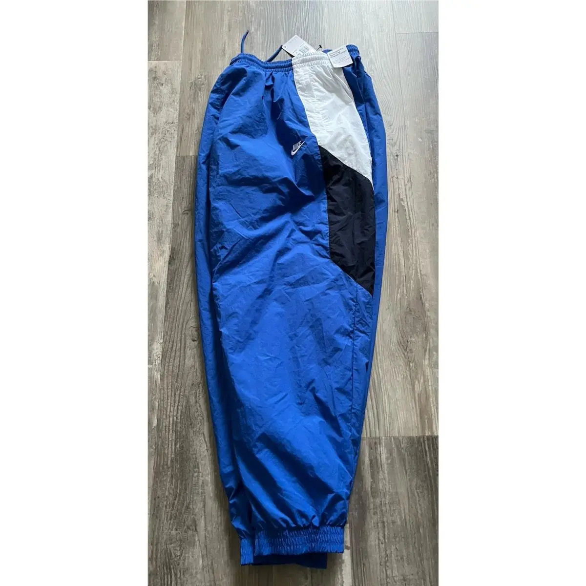 Nike clothing - Oversized Woven Tracksuit Bottoms - Oversized Woven Tracksuit Bottoms - HQ6114480 - Blue (UPC: 0197859704750) 4