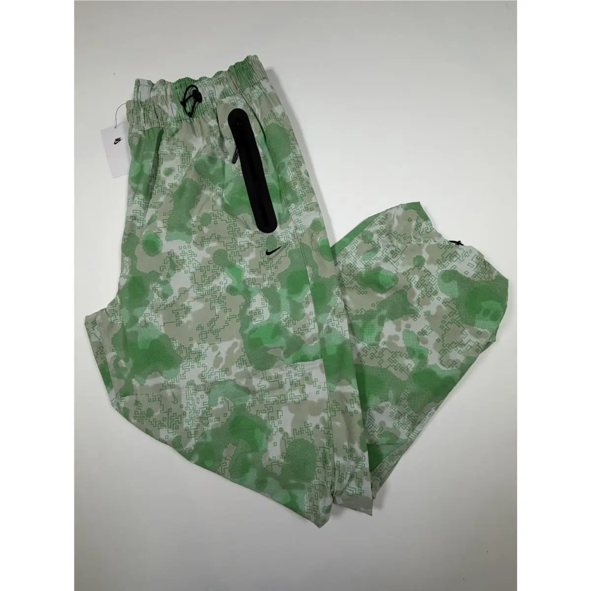 Nike Tech Dri-fit Woven Oversized Green Camo Pants HV0972-034 Men`s Size Large