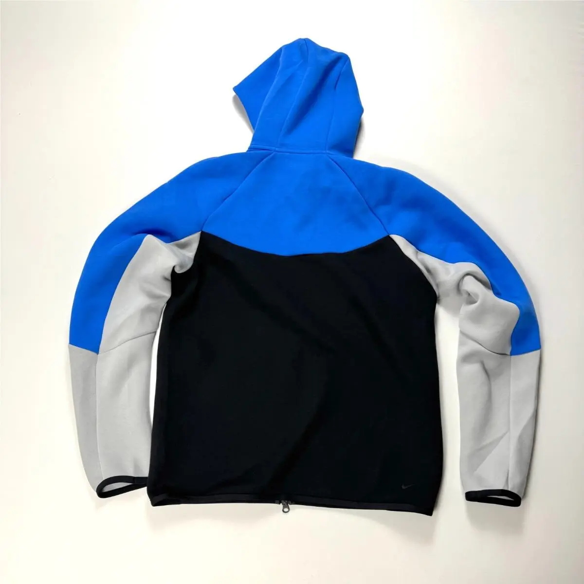 Nike clothing - Nike Windrunner Tech - Windrunner Tech - Blue (UPC: 198731683286) 4