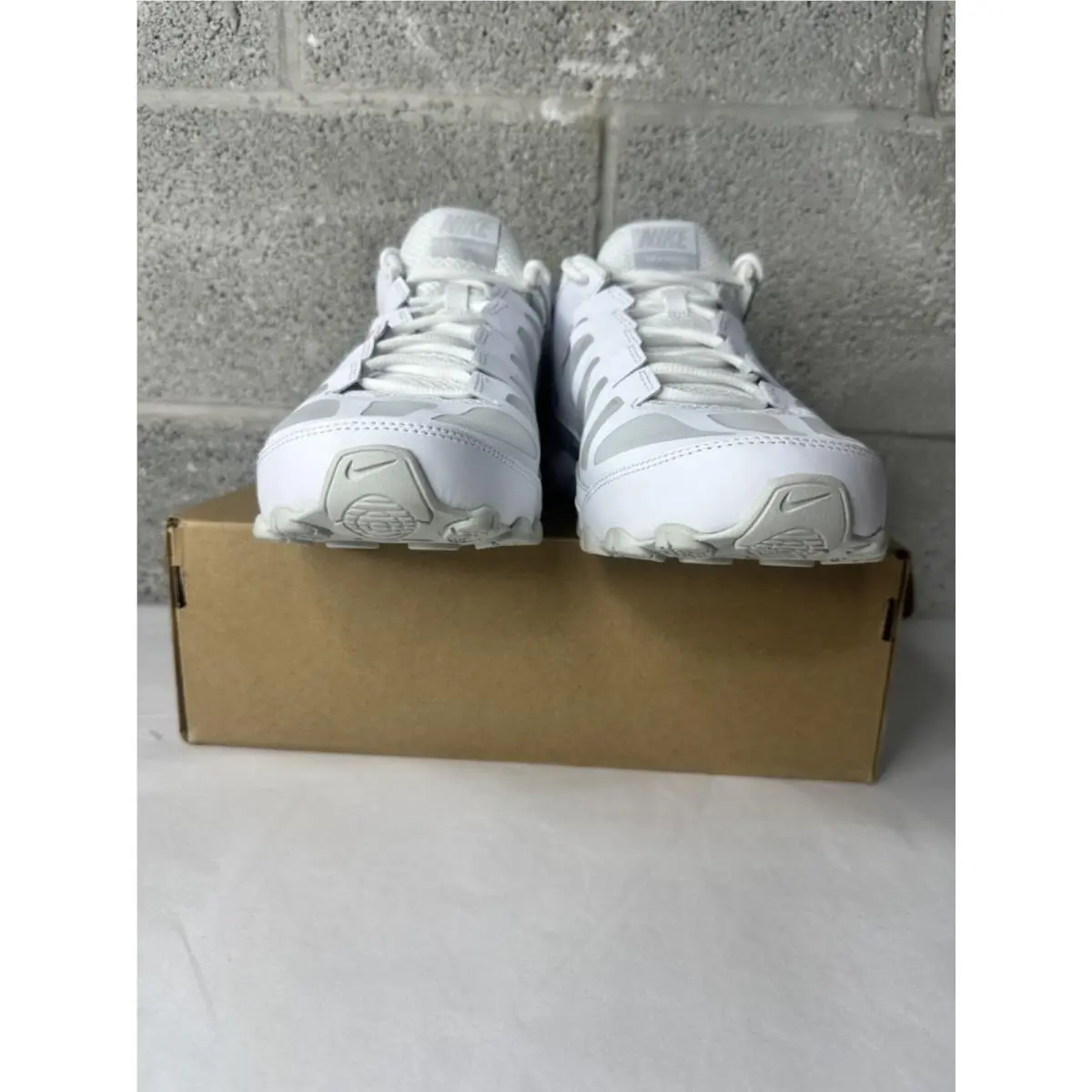 Nike shoes - Reax 8 TR Mesh - Reax Mesh - 621716-102 - White (UPC: 0193153985352) 1