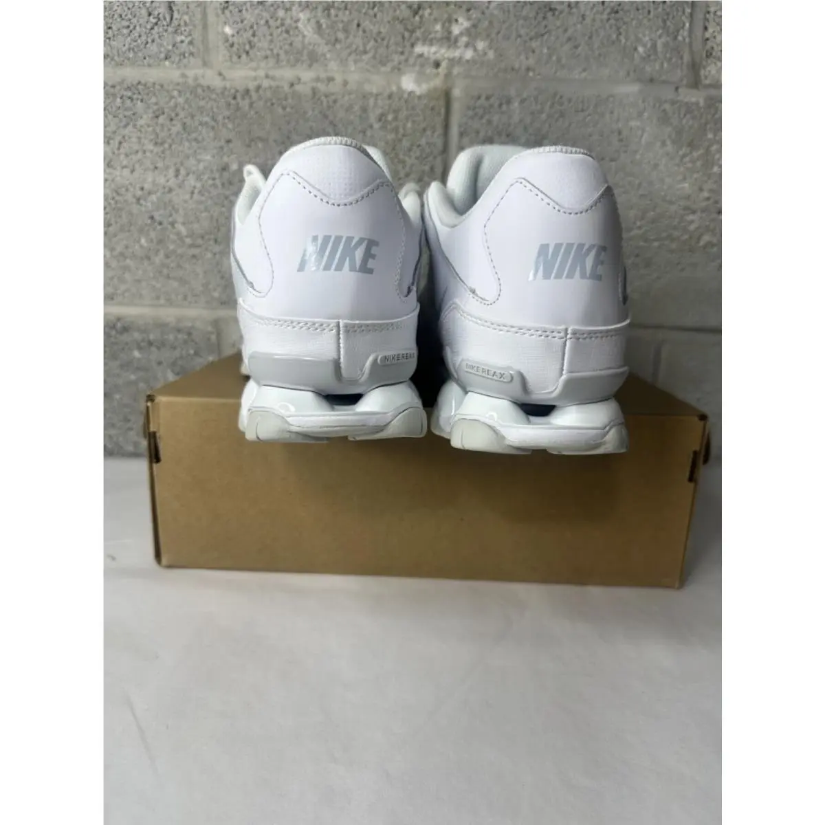 Nike shoes - Reax 8 TR Mesh - Reax Mesh - 621716-102 - White (UPC: 0193153985352) 2