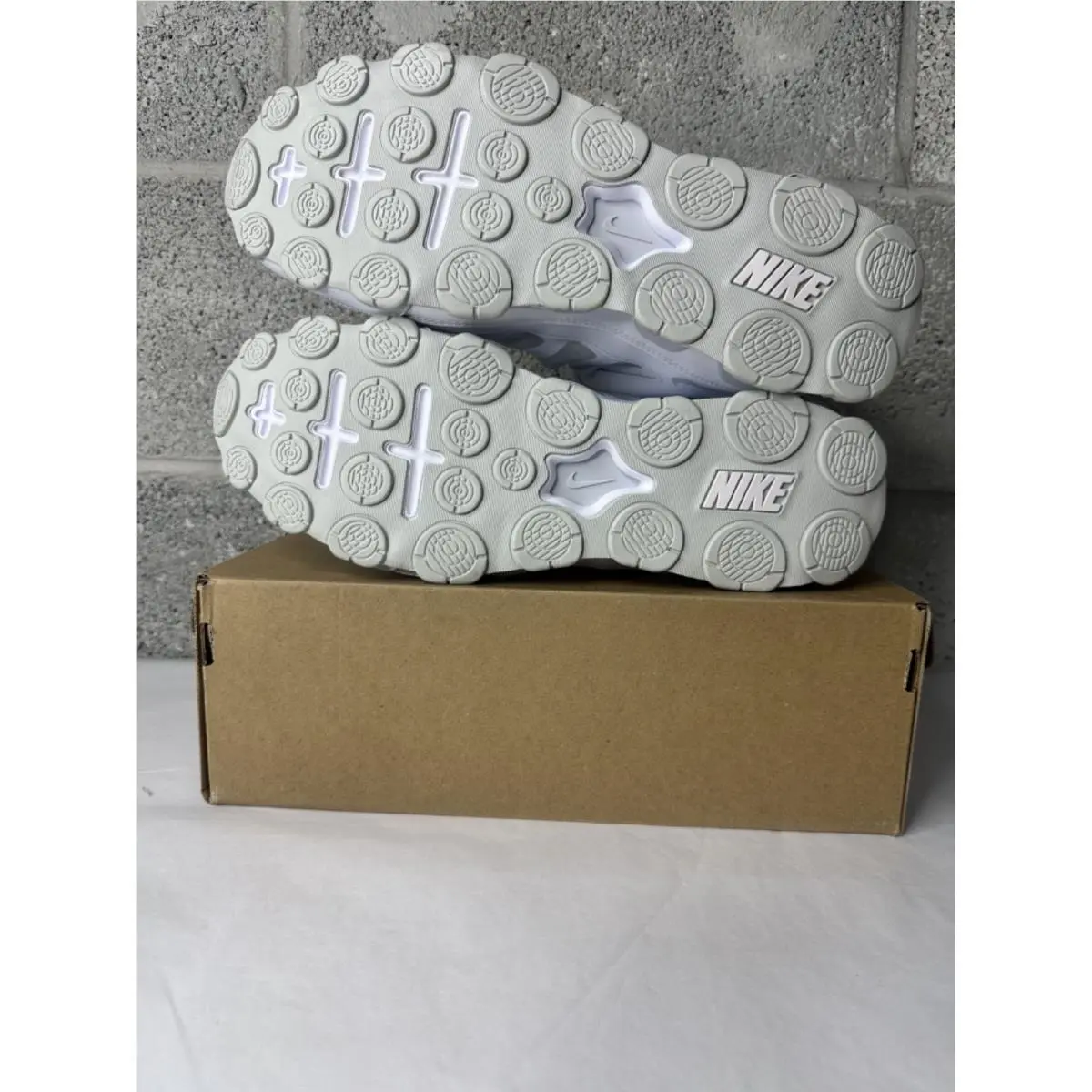 Nike shoes - Reax 8 TR Mesh - Reax Mesh - 621716-102 - White (UPC: 0193153985352) 3