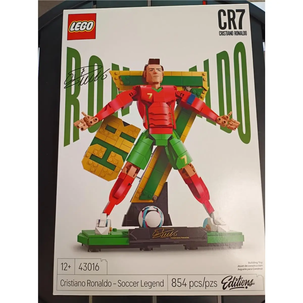 Lego Editions Cristiano Ronaldo Soccer Legend 43016 Portugal 854 Pieces