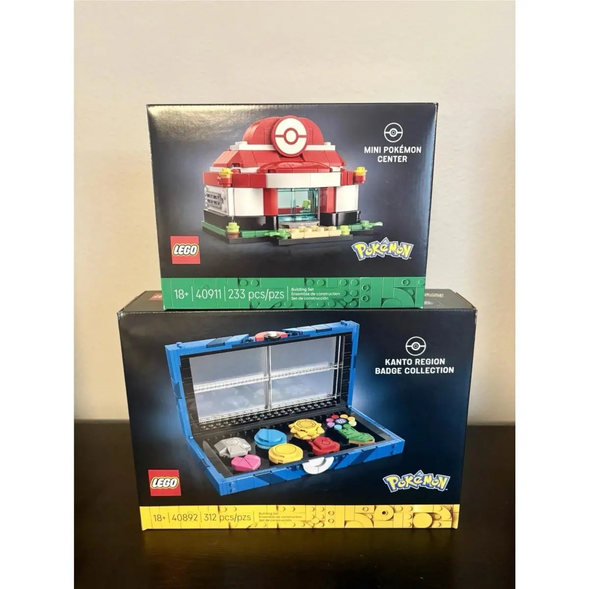 Lego Pokemon Kanto Region Badge Collection 40892 + Mini Pokemon Center 40911