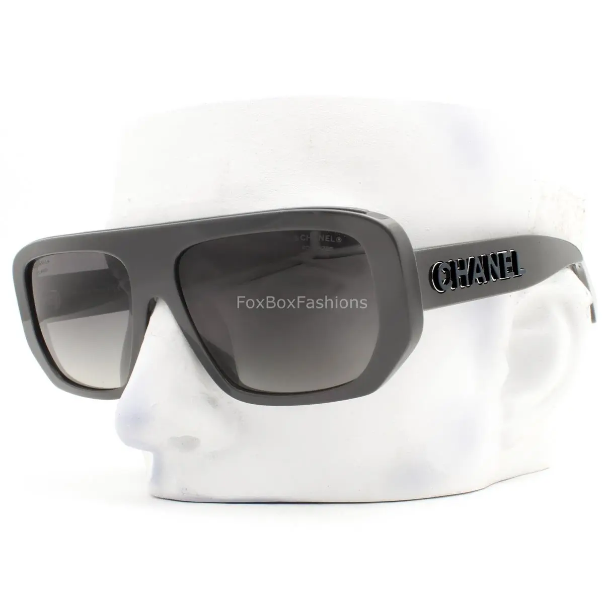 Chanel Sunglasses ch5556-U 1813/S8 Gray Silver Outline Logo Polarized with Case
