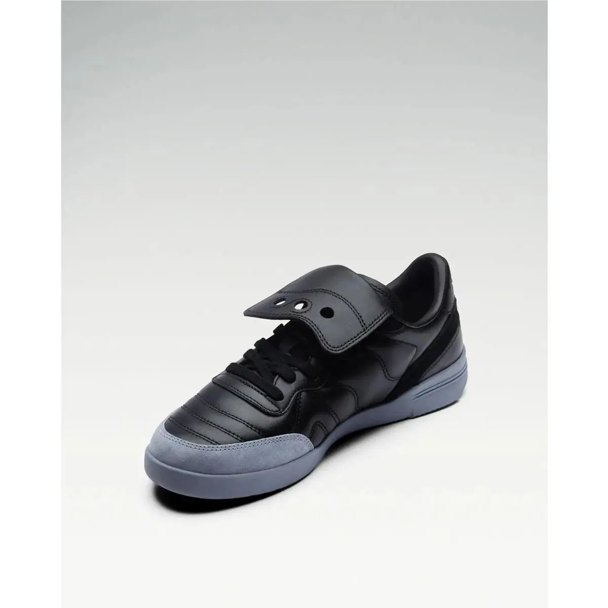 Saucony shoes - Black | Currant 7