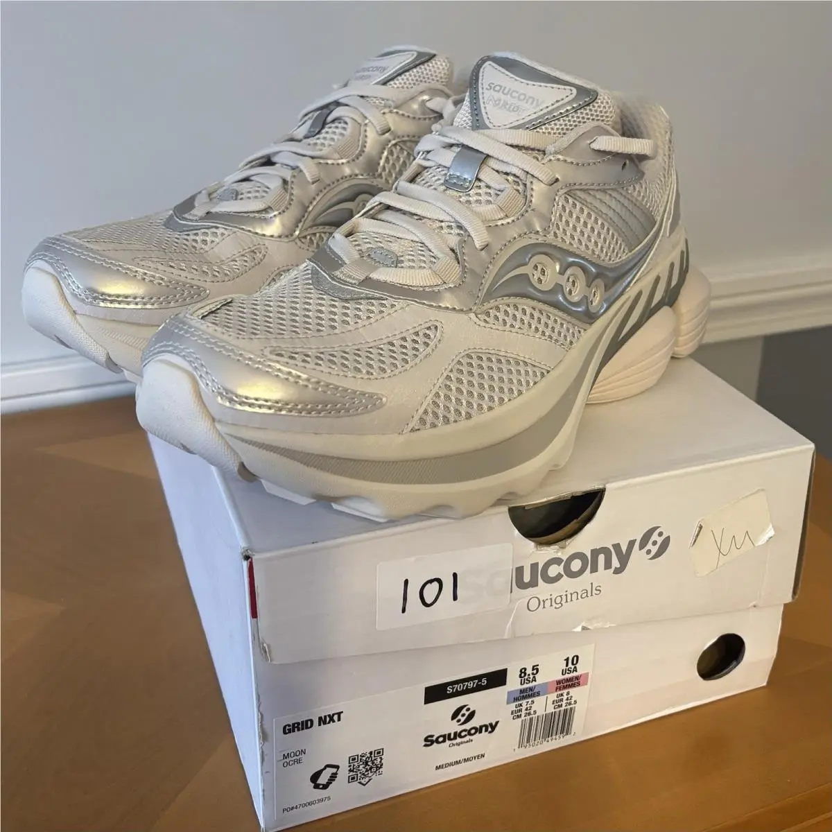 Saucony Grid Nxt Men`s 8.5 8 1/2 Moon White Silver Sneaker Shoe S70797-5