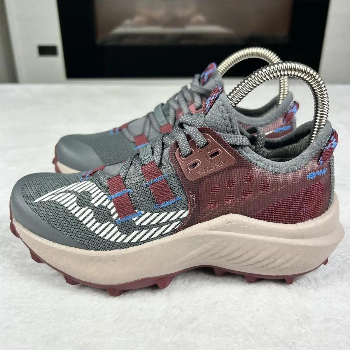 Saucony shoes - Gray (UPC: 0195019418523) 1