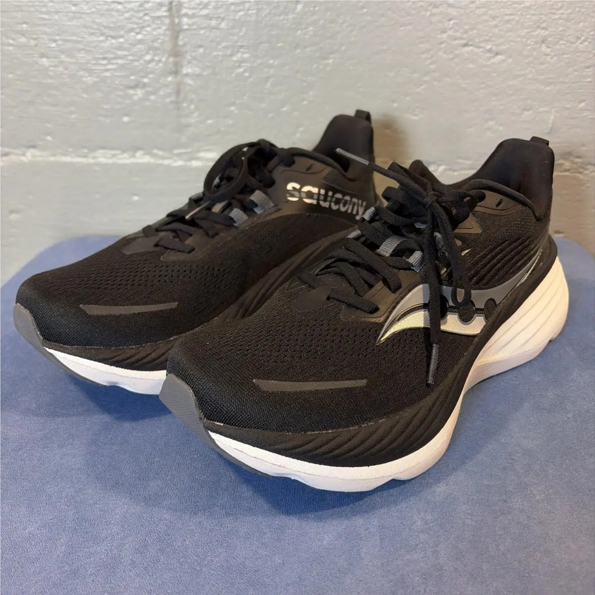 Saucony shoes - Saucony Hurricane 24 - Hurricane - Black/Carbon 0