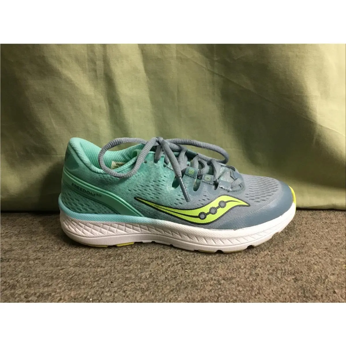 Girls Saucony Everun S31000-8 Grey/teal Freedom Iso Sneakers Size 5 Medium