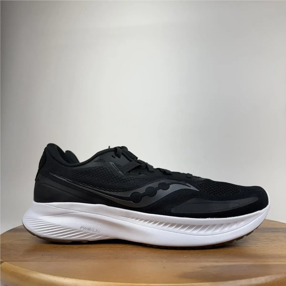 Mens Saucony Guide 15 Black Gum Athletic Running Sneakers Shoes Size 12 M