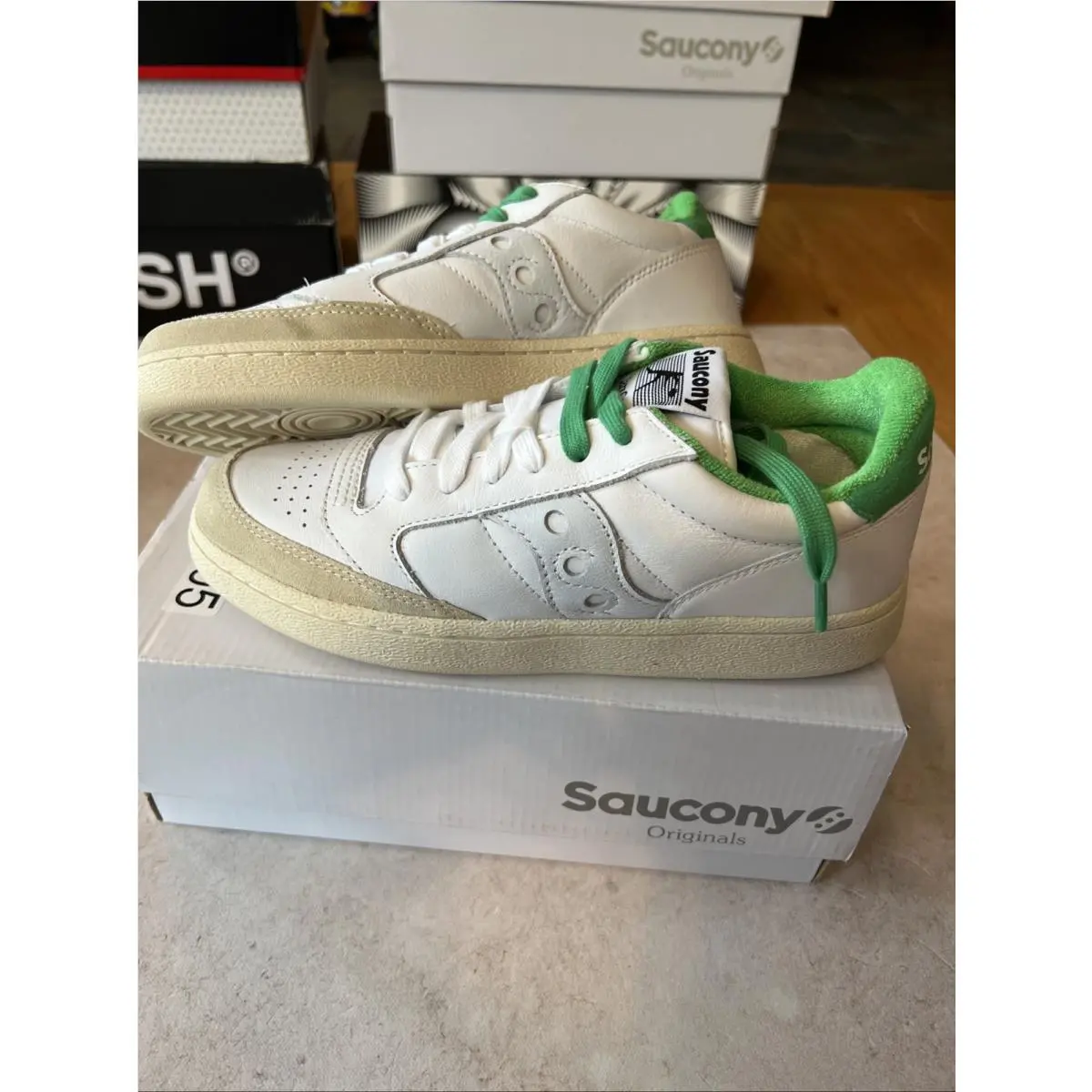 Saucony Jazz Court 6M/7.5W Medium Width White/green. Retro