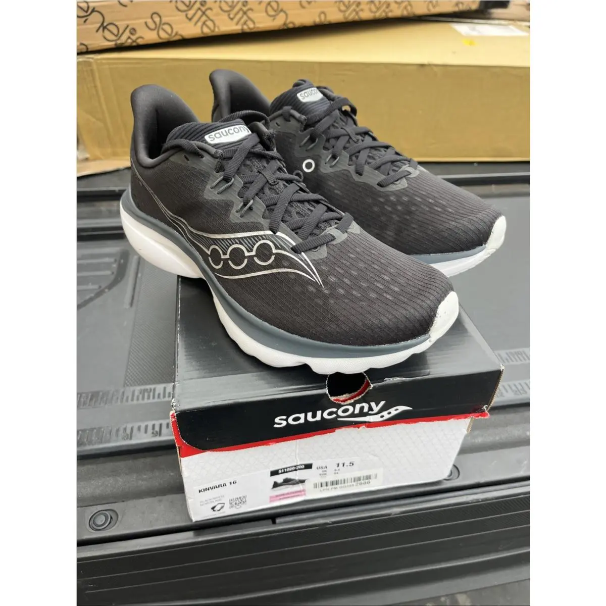 Saucony Women`s Walking Running Kinvara 16 Size 11.5 S11020-200