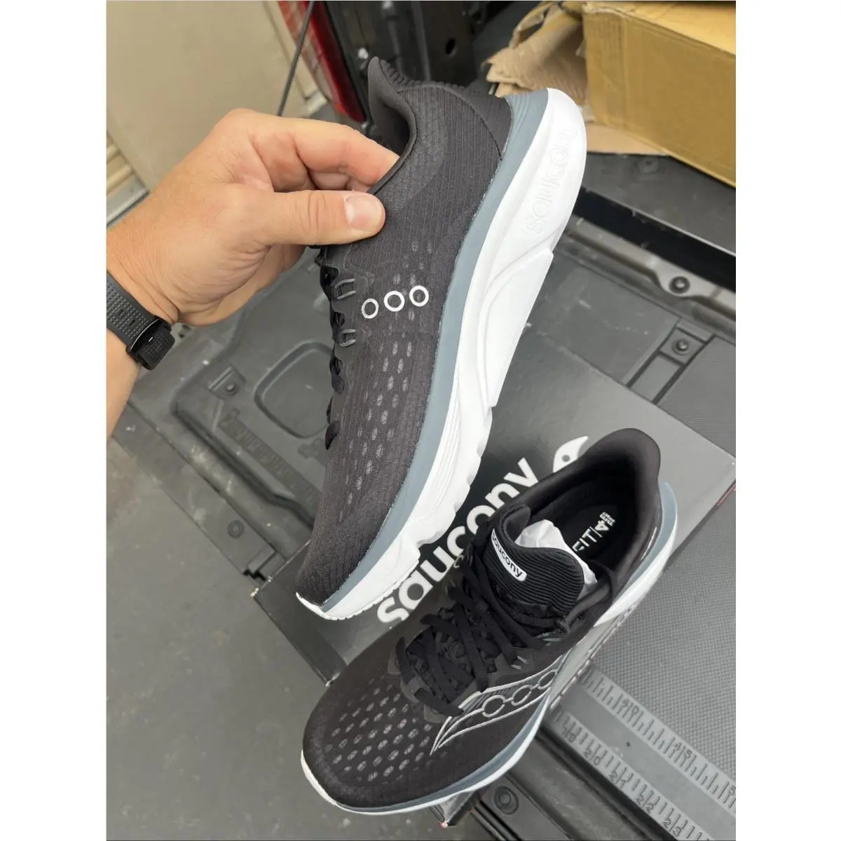 Saucony shoes - Kinvara 16 - Kinvara - S11020-200 - Black White 9
