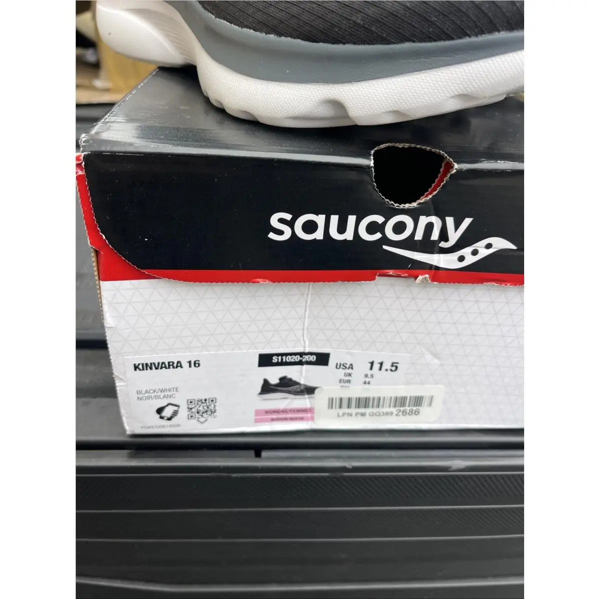 Saucony shoes - Kinvara 16 - Kinvara - S11020-200 - Black White 0