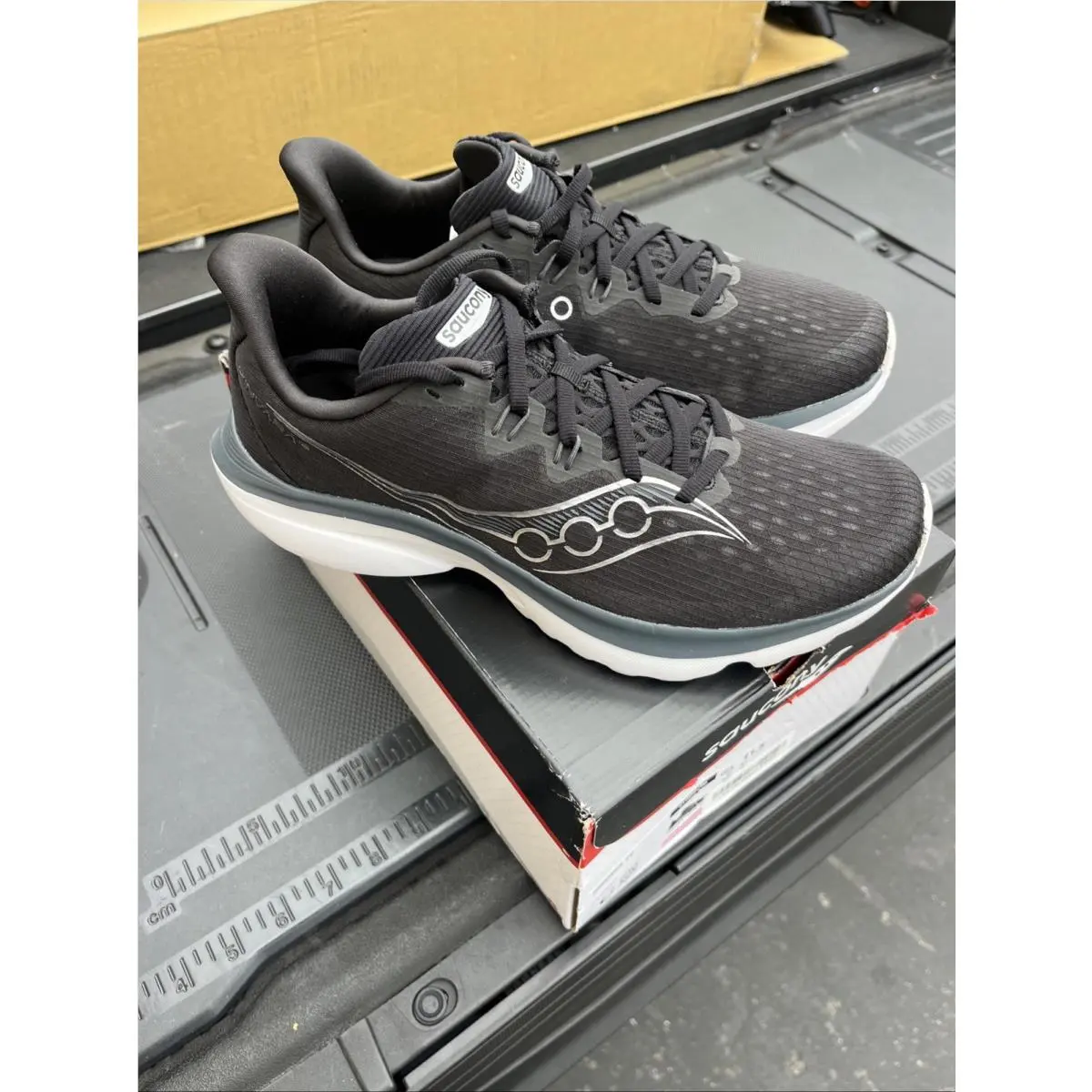 Saucony shoes - Kinvara 16 - Kinvara - S11020-200 - Black White 1
