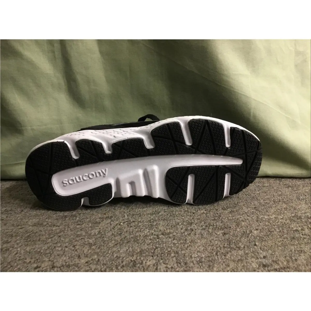 Saucony shoes - Black 4