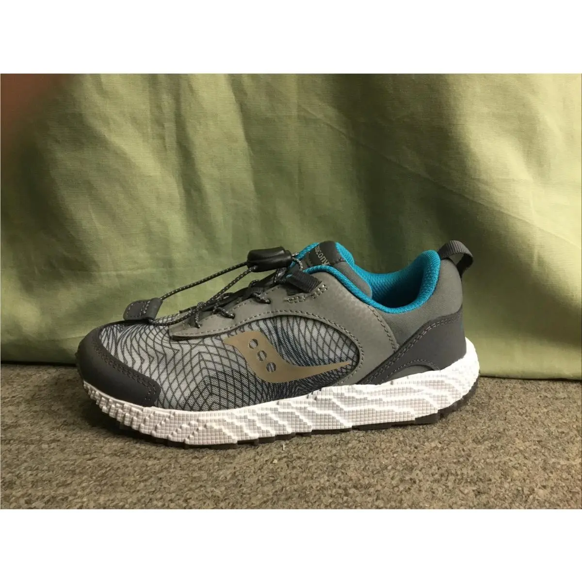 Boys Saucony SK264394 Grey/blue/gold Voxel 6000 Sneakers Size 3 Medium