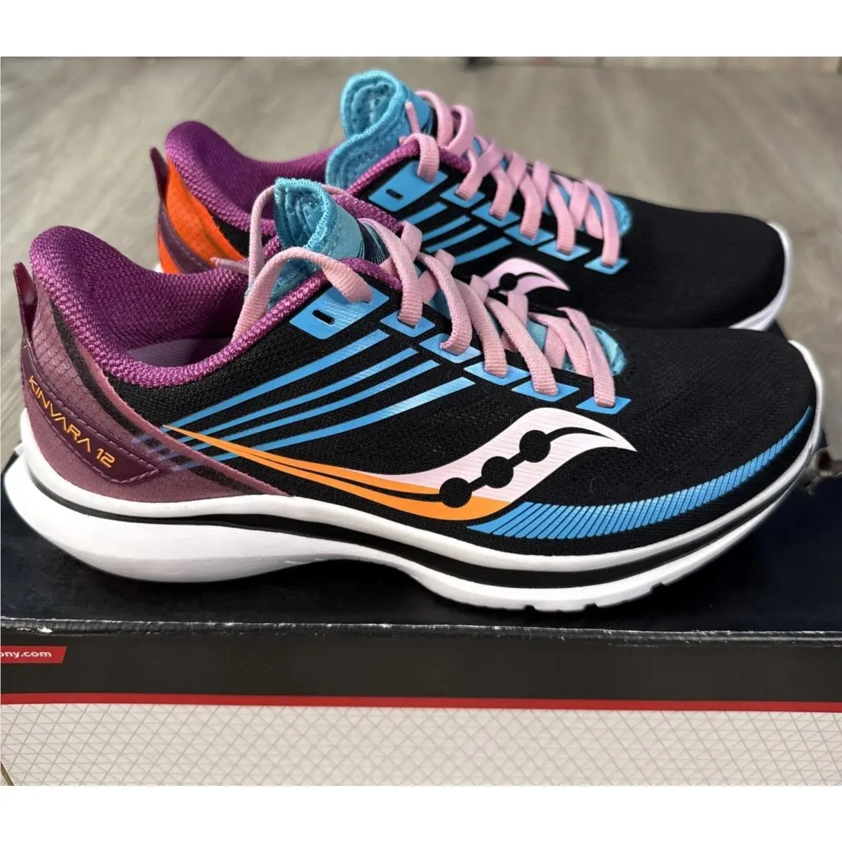 Saucony Womens Kinvara 12 Running Shoes S10619-25 Future Black/noir Size 5.5