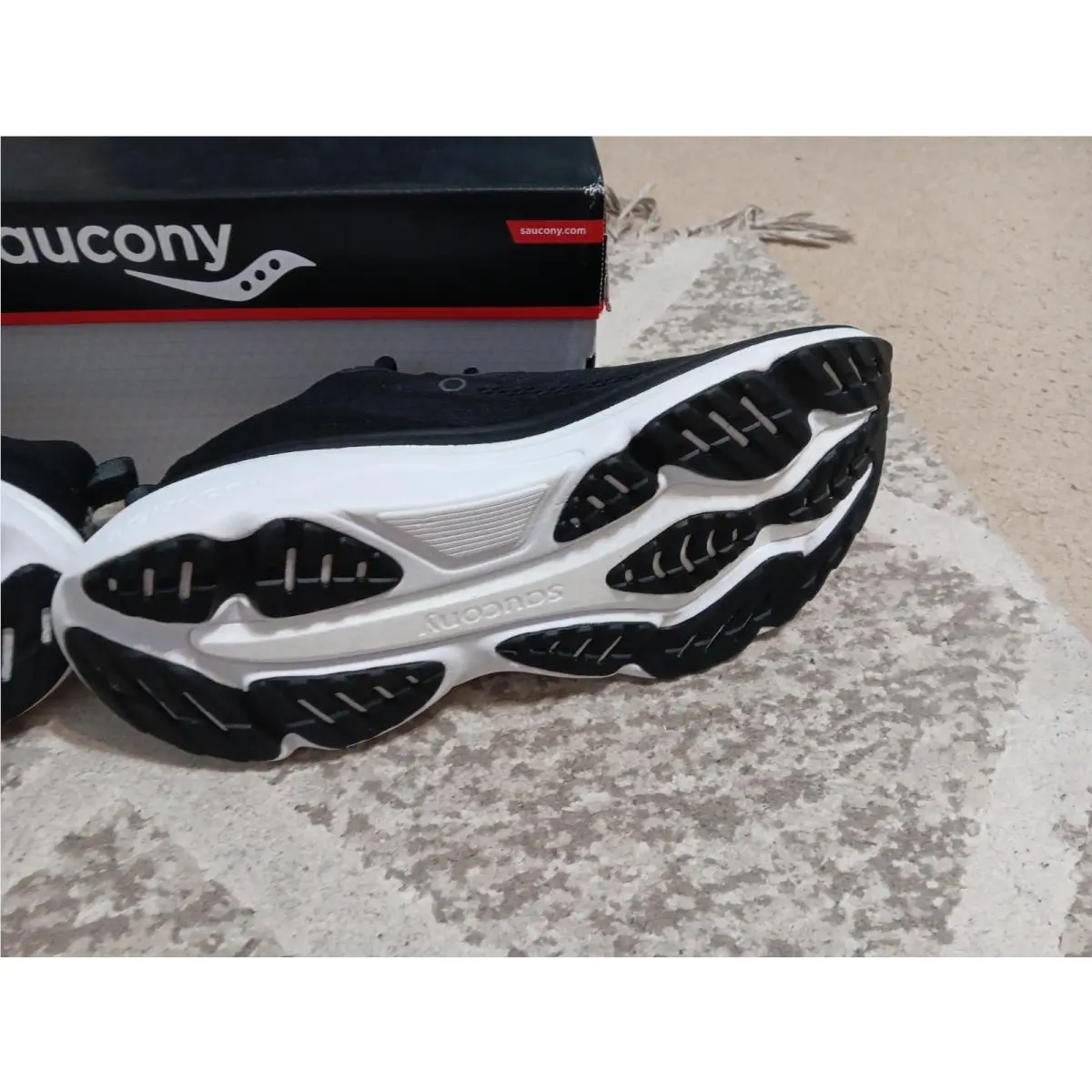 Saucony shoes - Saucony Hurricane 25 Wide - Hurricane Wide - S21027-200 - Black 15