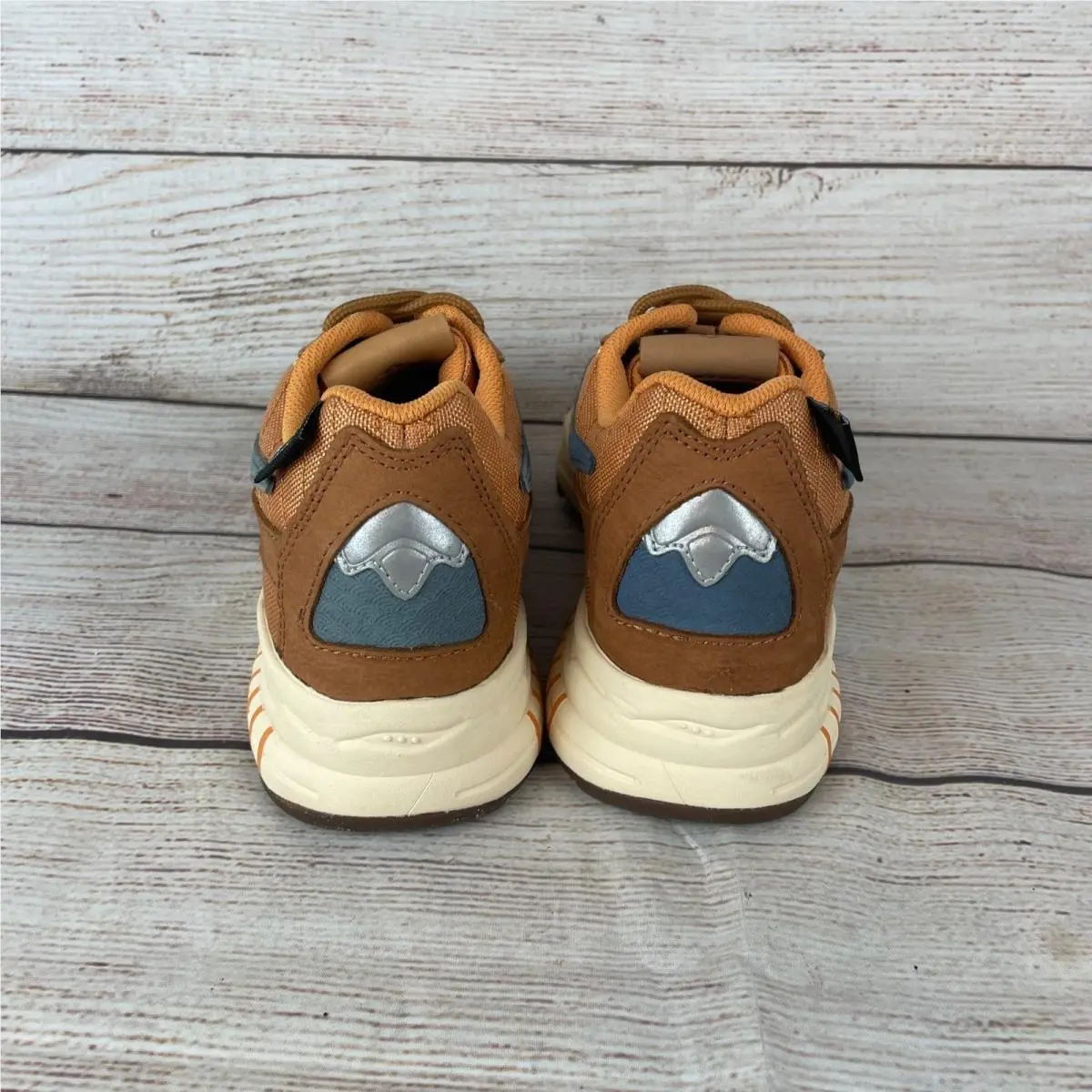 Saucony shoes - Saucony 3D Grid Hurricane - Grid Hurricane - Brown (UPC: 195019037526) 4