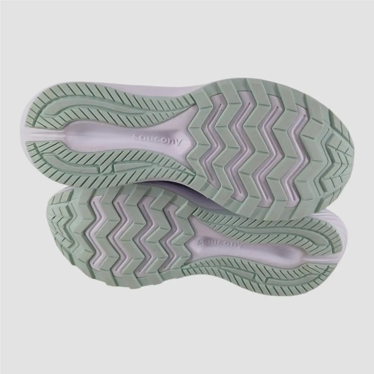 Saucony shoes - As in Pic 4