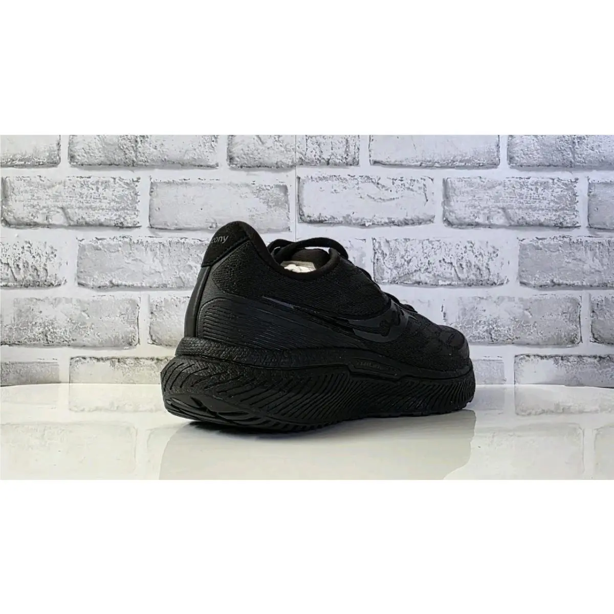 Saucony shoes - Saucony Triumph 19 - Triumph - S20678-45 - Black 1