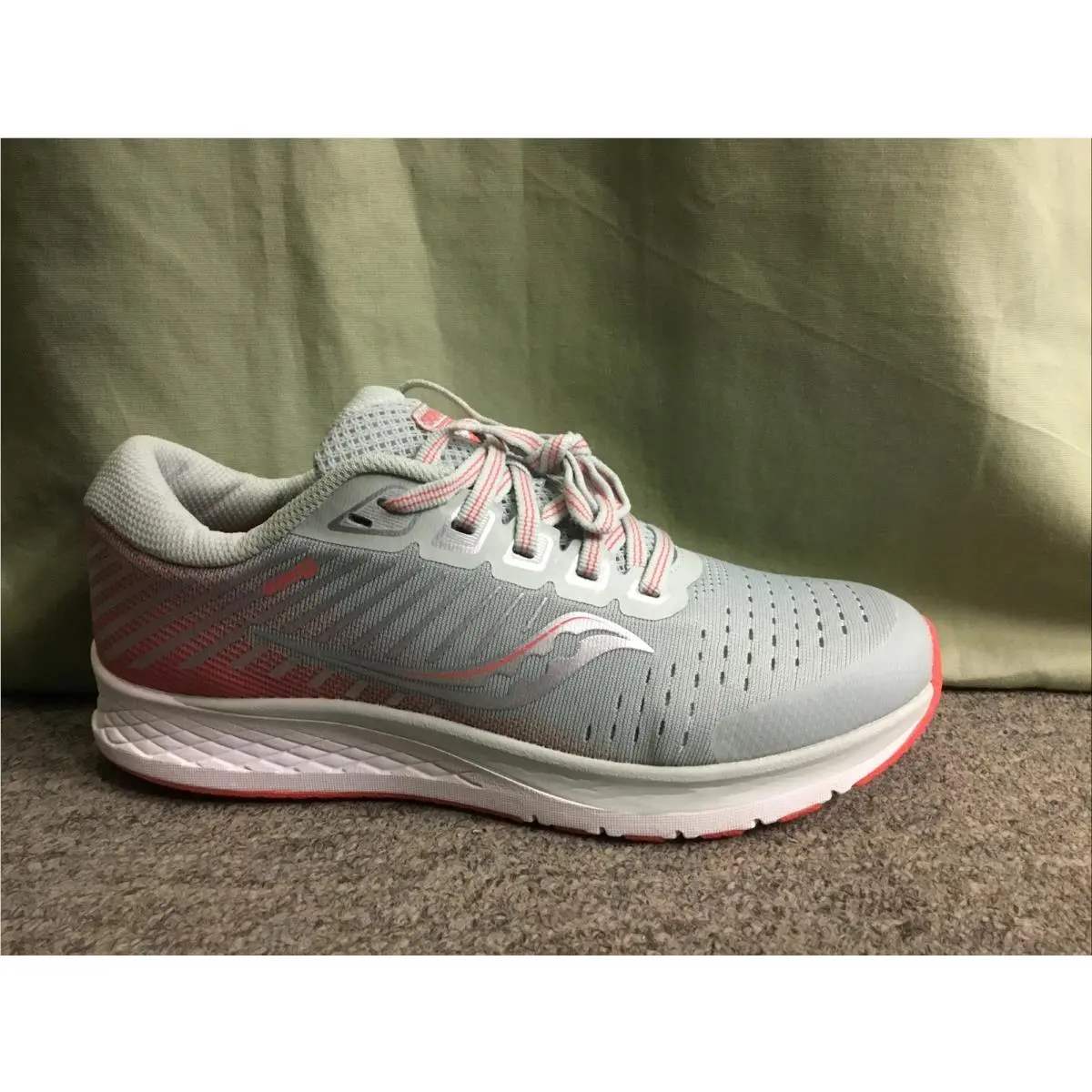 Girls Saucony S75000-2 Grey/coral S-guide 13 Sneakers Size 4 Medium