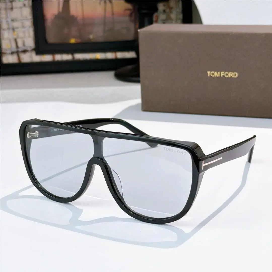 Tom Ford Photochromatic Sunglasses FT1182 Black/blue 141-0-145mm with Case
