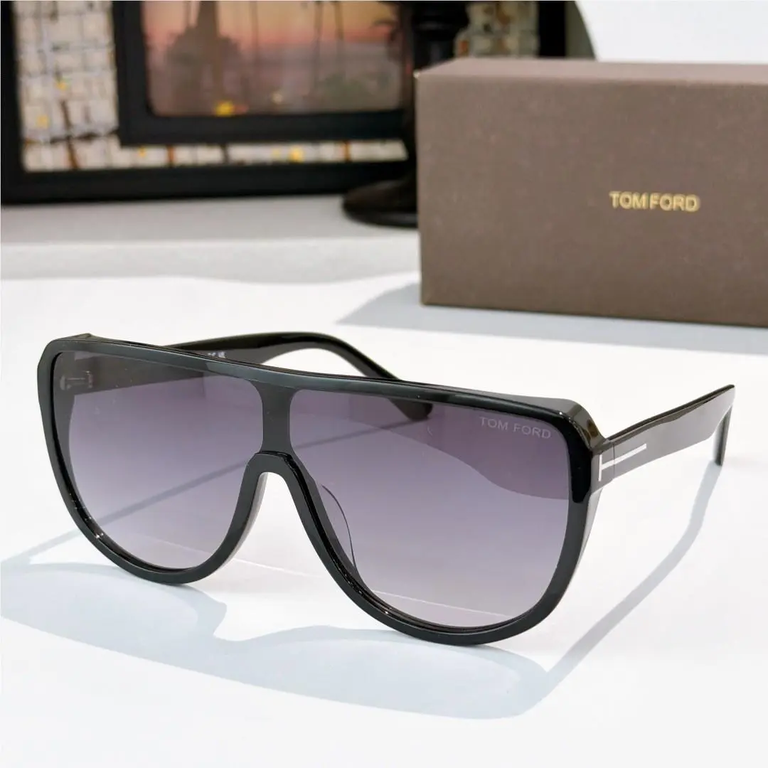 Tom Ford Photochromatic Sunglasses FT1182 Black/gradient Gray 141-0-145mm