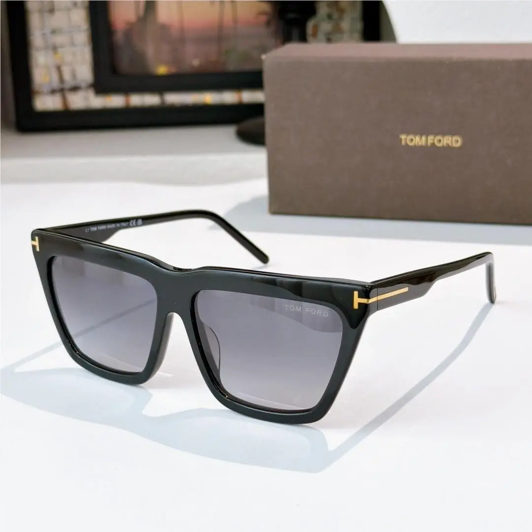 Tom Ford Sunglasses FT1110 01B Black/gradient Gray 56-14-140mm with Case