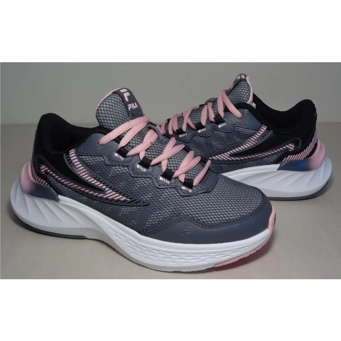 Fila Size 6.5 M Suspence Gray / Pink / Black Athletic Sneakers Women`s Shoes