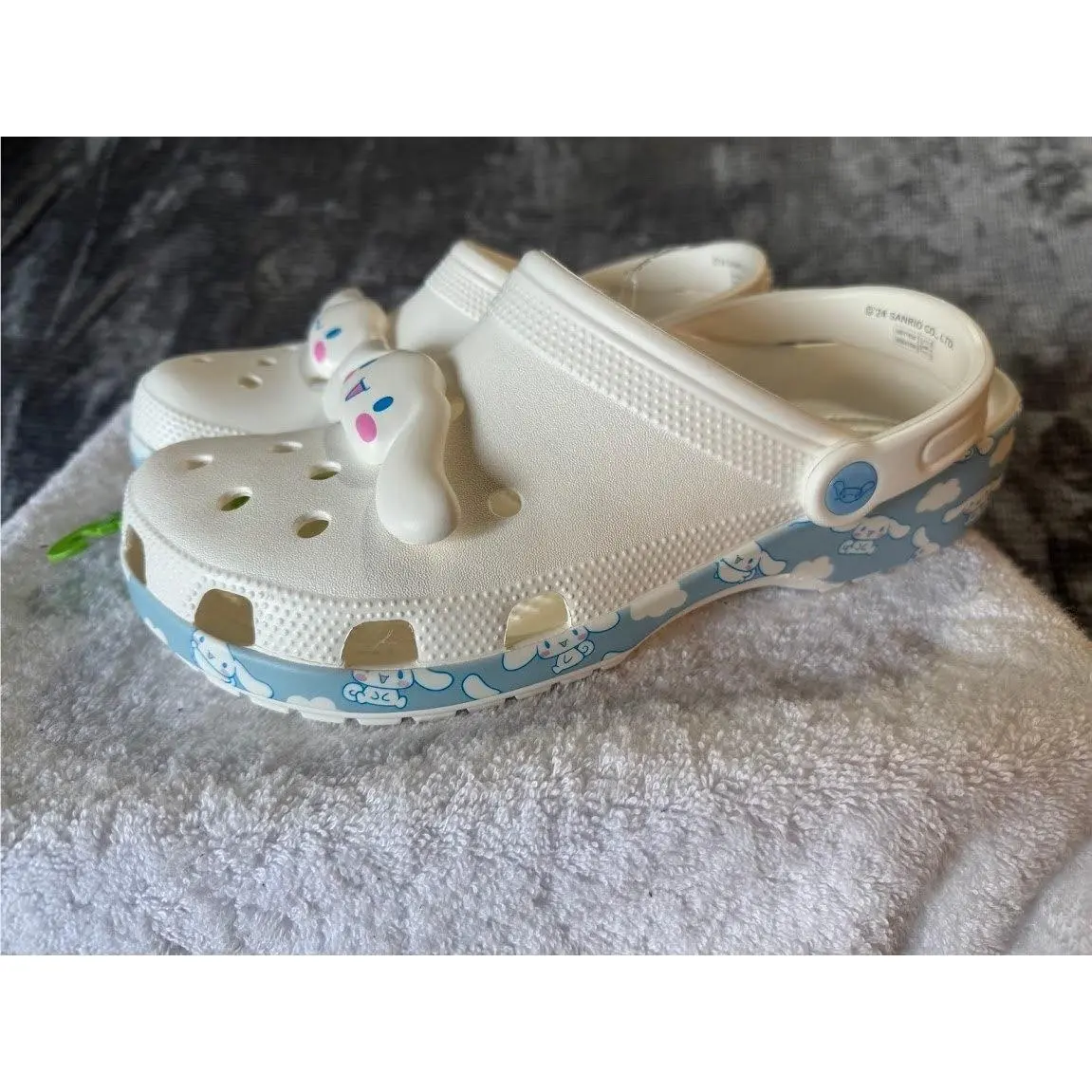 Crocs Classic Clog Sanrio Cinnamoroll 11 White Blue Character Shoes 209501-100