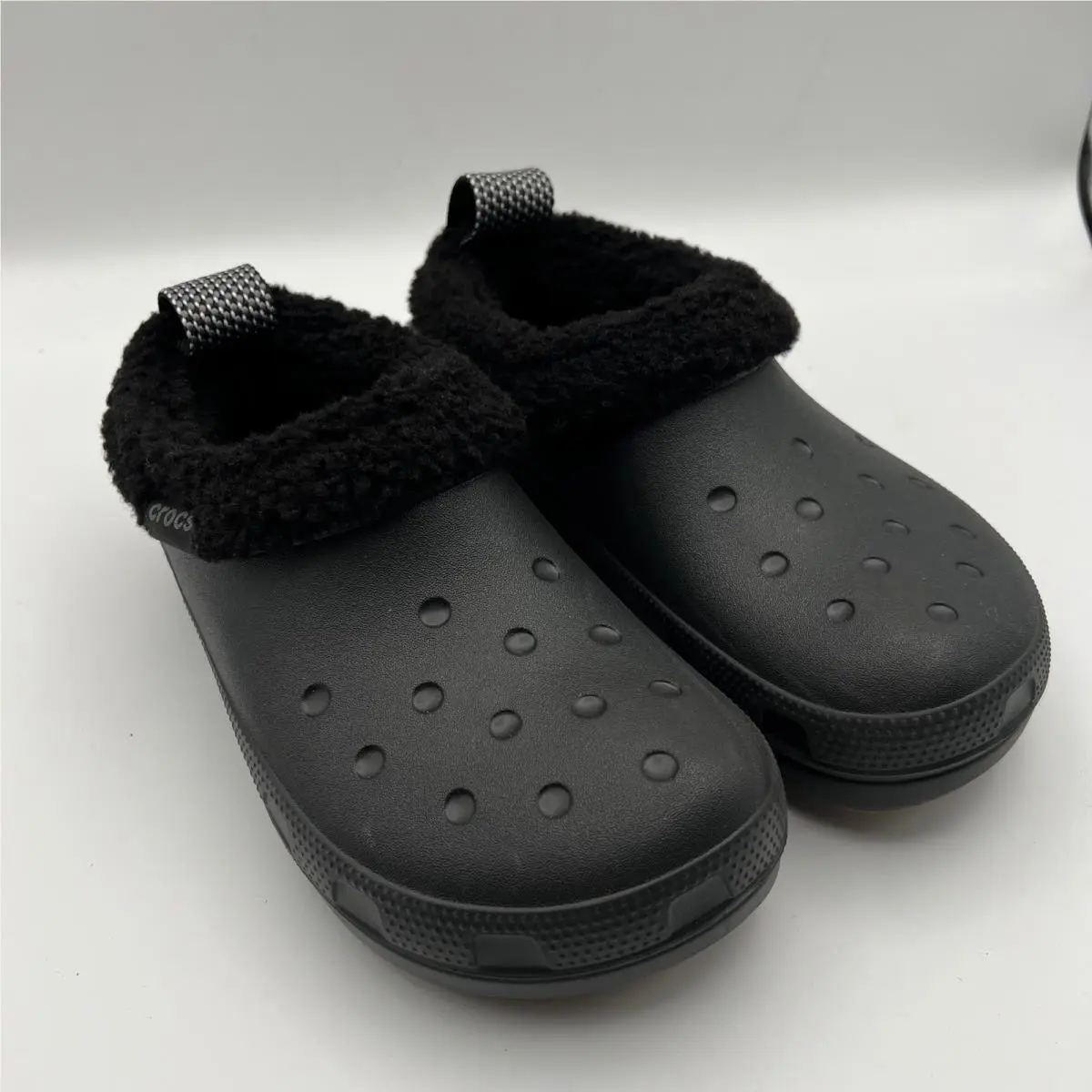 Crocs Classic Lined Shorty Clogs Womens 8 Black Solid Fuzzy Sherpa Slip On