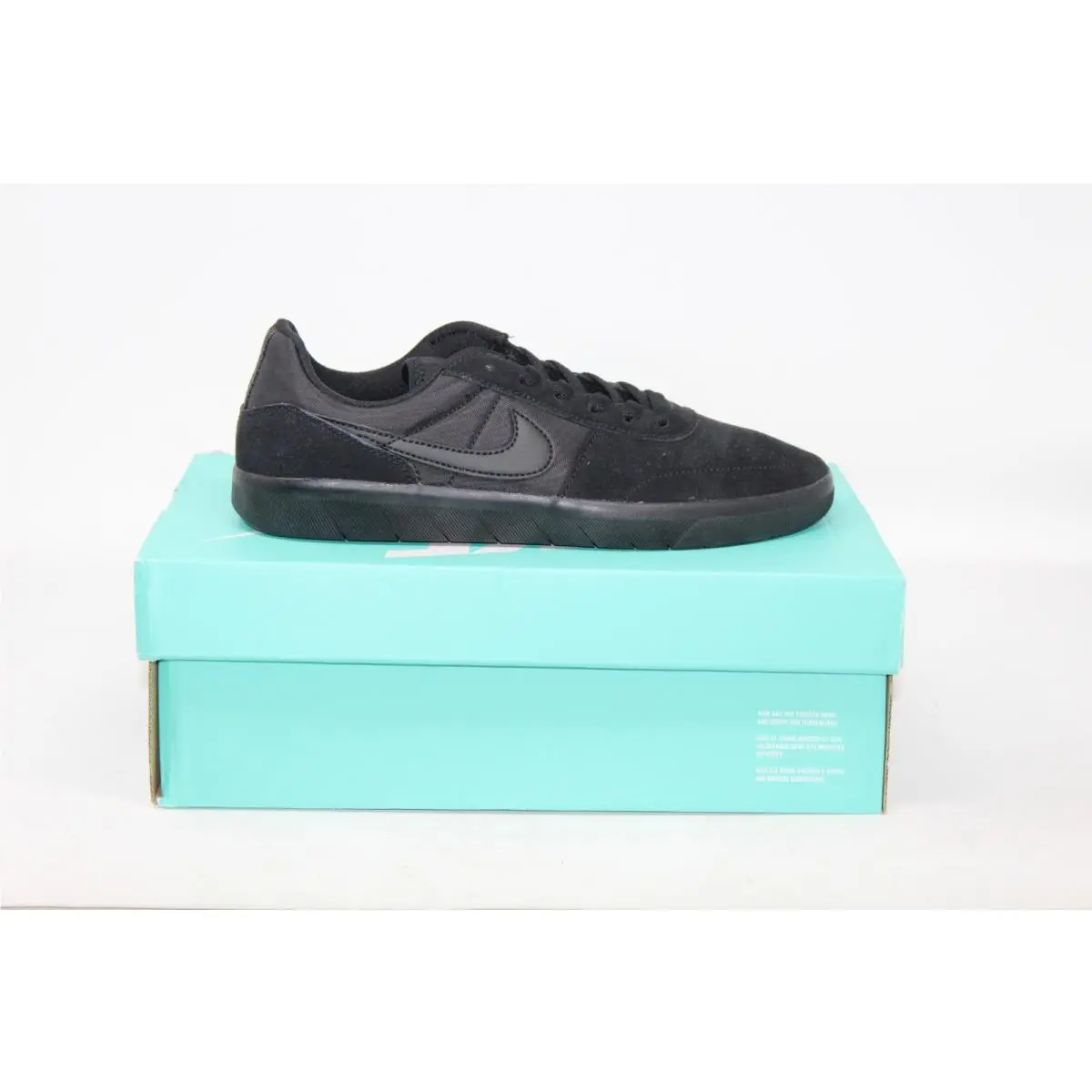 Nike SB Team Classic Skate Shoes Men Size 8.5 Triple Black Sneakers AH3360-004