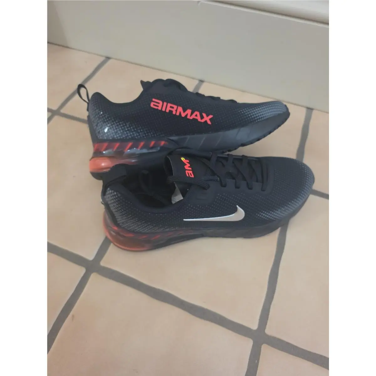 Nike shoes - Nike Air Max phoenix - Air Max phoenix - black/bright crimson 0