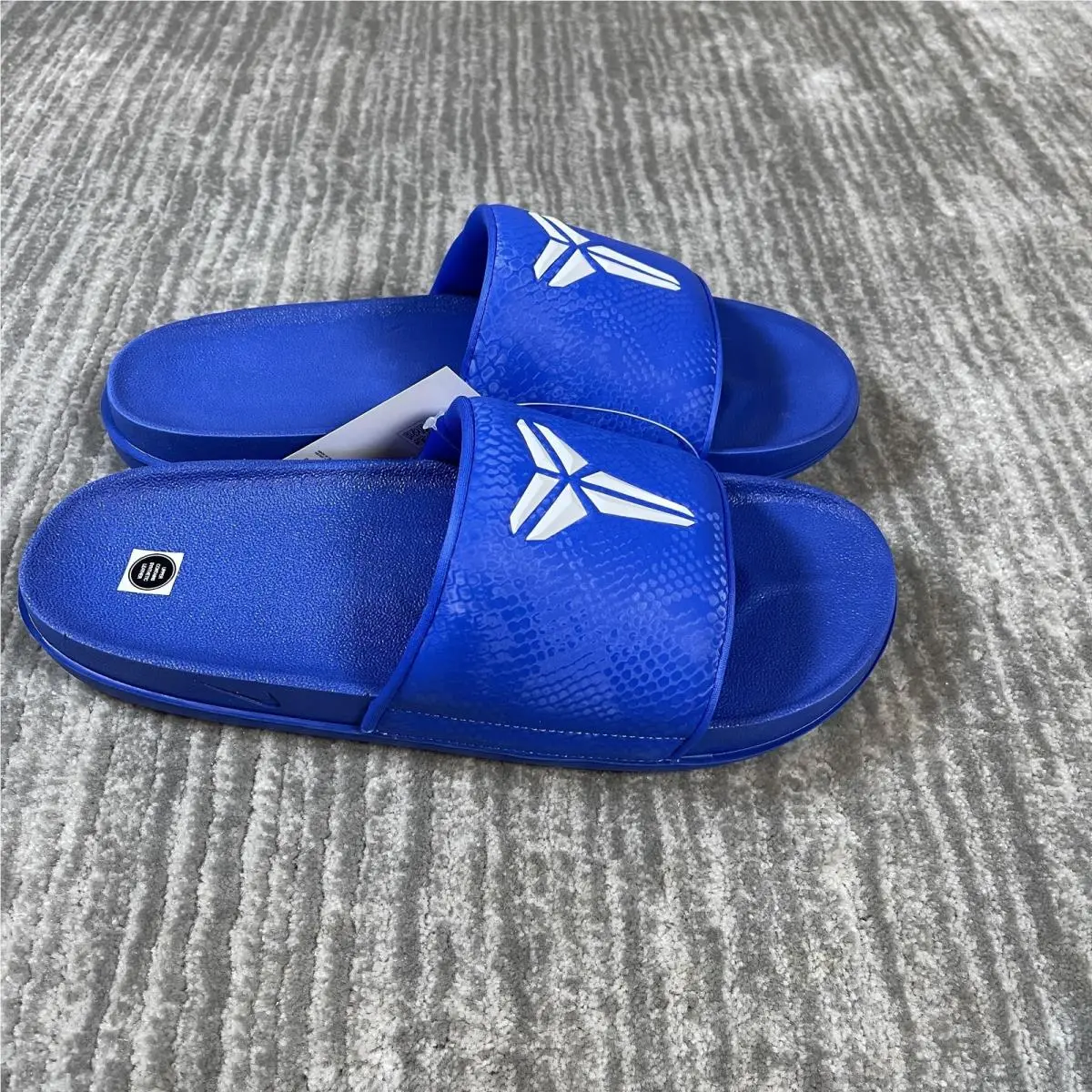 Nike Kobe Offcourt Slide Shoes Mens Size 12 Hyper Royal White Sandals IF2870