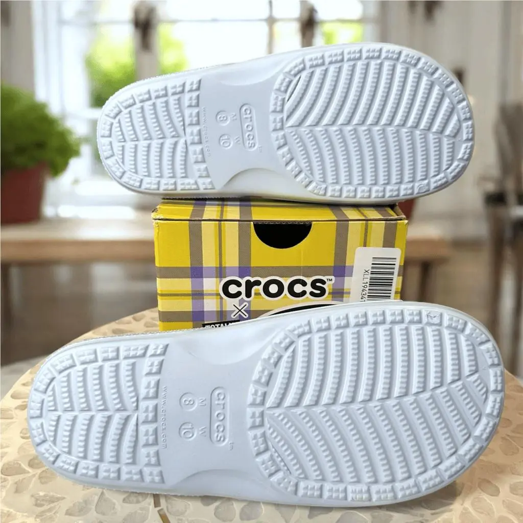 Crocs shoes - Crocs x Clueless 