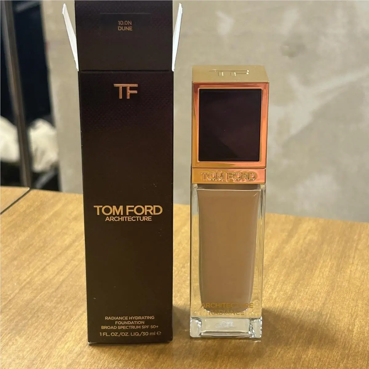 Tom Ford Architecture Radiance Hydrating Foundation 10.0N Dune 1oz 30ml Spf 50+