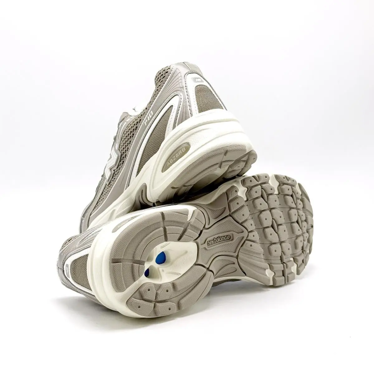 New Balance shoes - New Balance 740 - U740SA2 - Brown 3