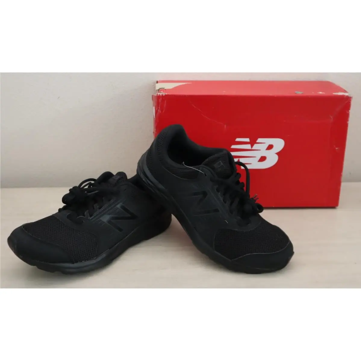 New Balance W411CK1 Women`s Sz 6D Wide Black 411 Running Course Shoes