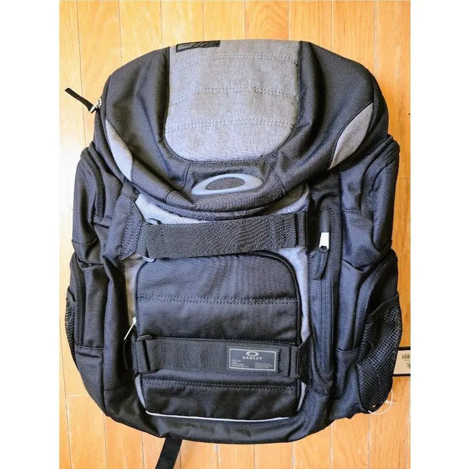 Oakley Men`s Enduro 2.0 30L Backpack Blackout