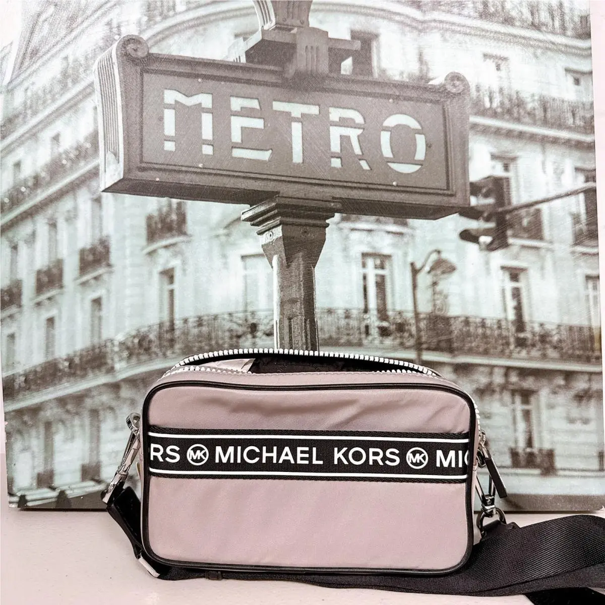 Michael Kors 35H9SY9C5C Kenly Small Camera Crossbody Shoulder Bag IN Pearl Grey