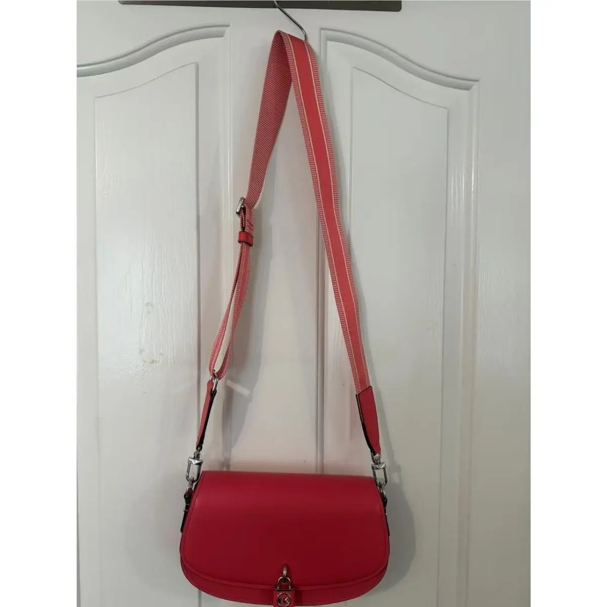 Michael Kors Women Mila-md Ew Sling Messenger Leather Bag Geranium Red Color - Exterior: Geranium Red