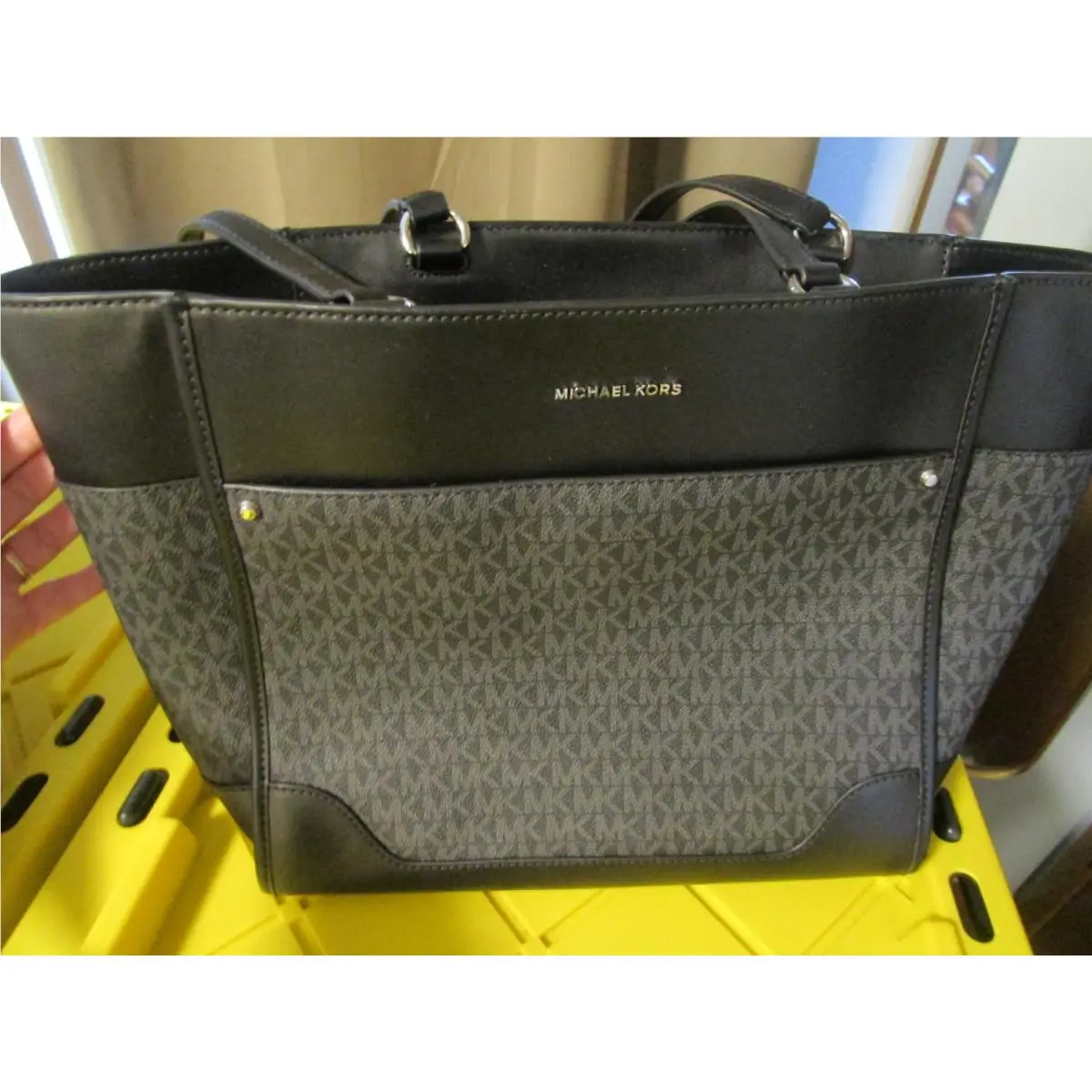 Michael Kors Harrison Large Tote Zip Top Black Signature