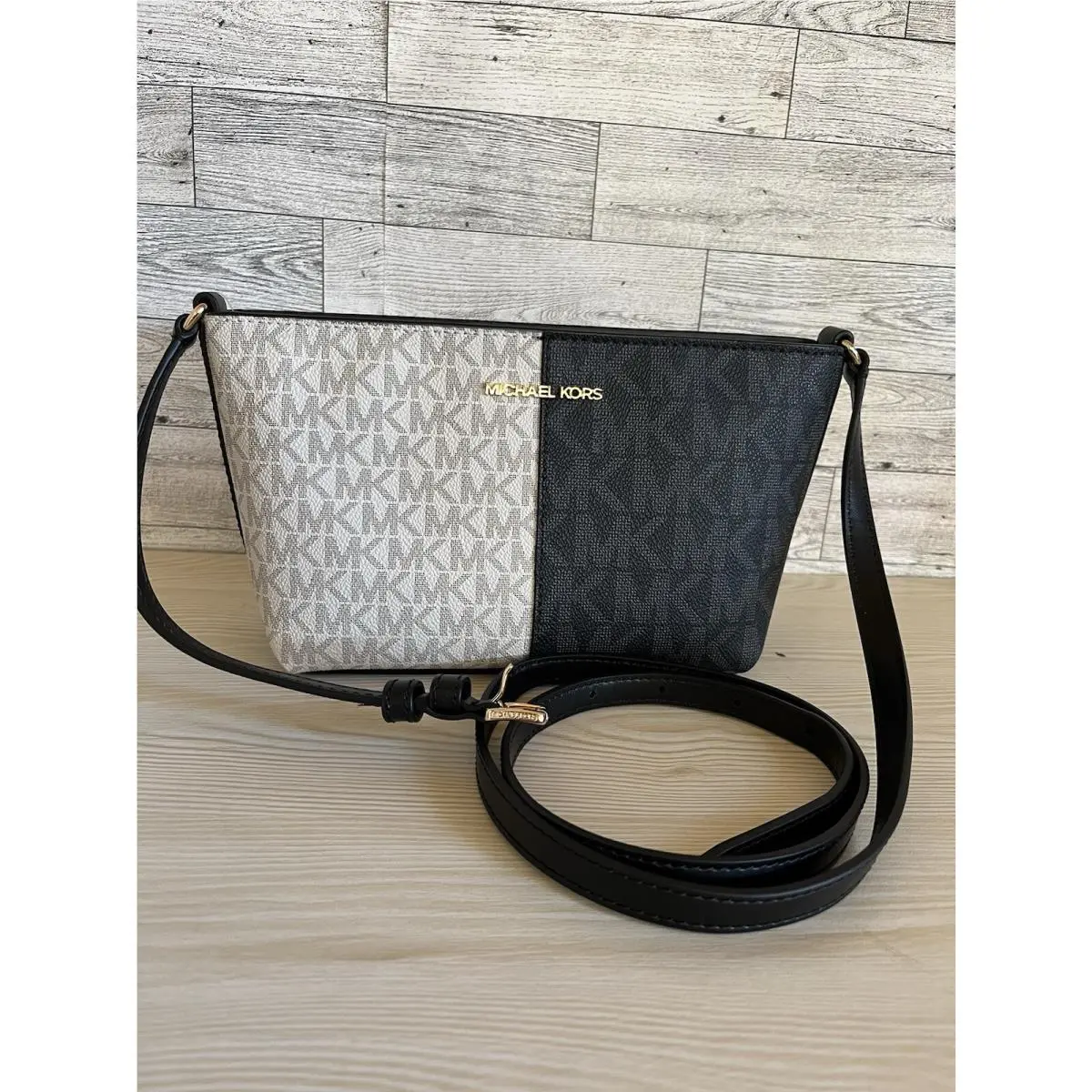 Michael Kors Jet Set Small Top Zip Crossbody Bag 2 Tone Black White Cream Logo